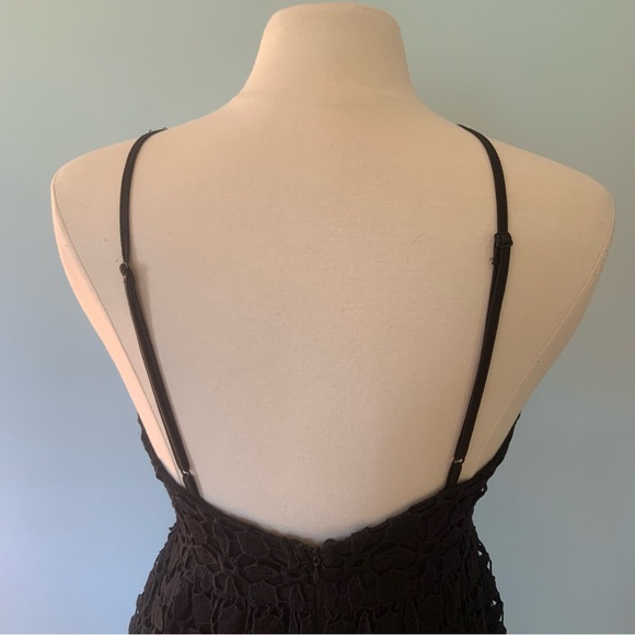 Romeo & Juliet Couture Lace Overlay Dress - Picture 8 of 10